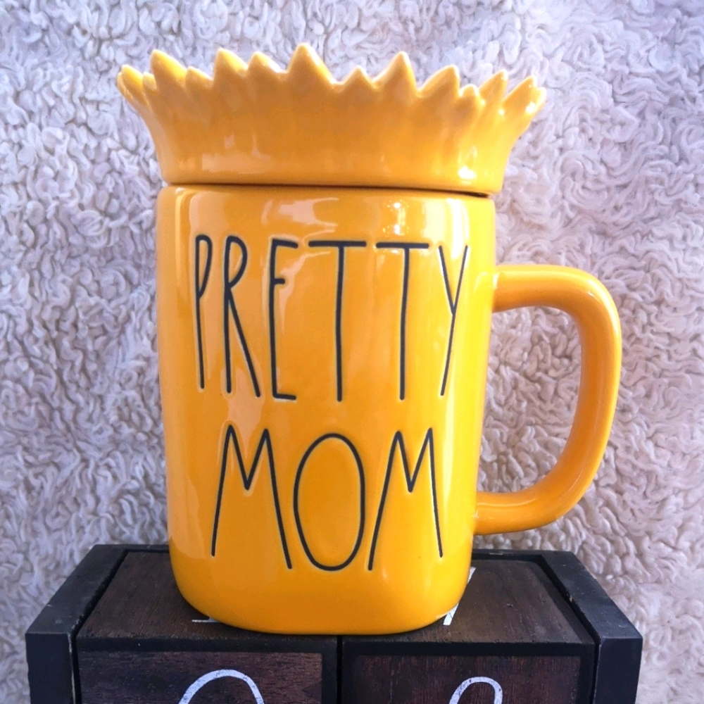 BNWT Rae Dunn Mug